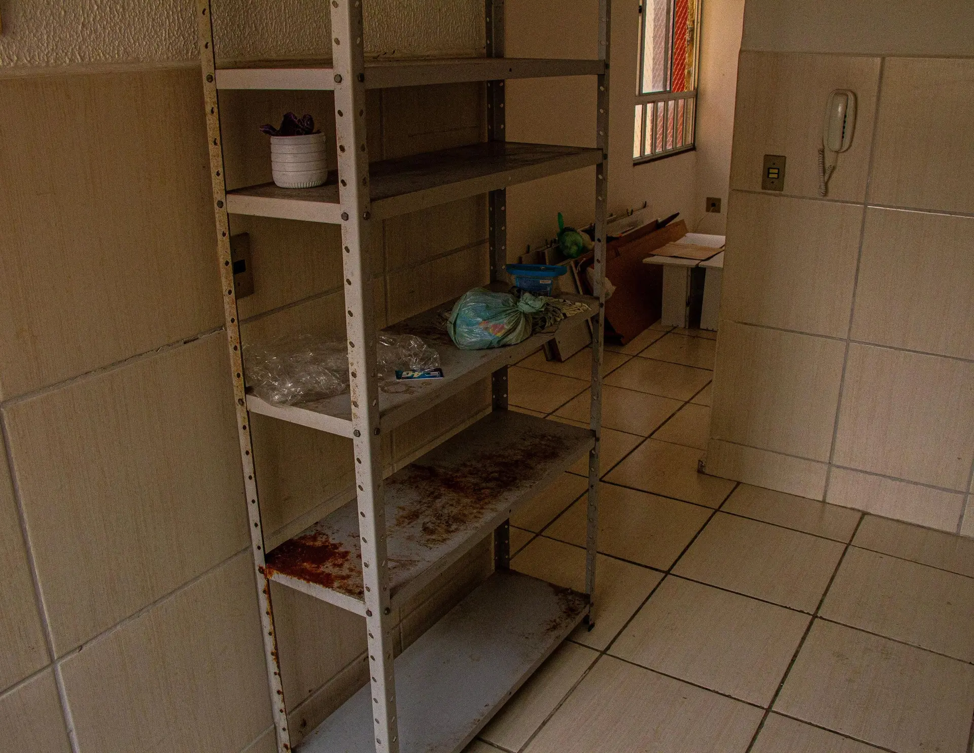 Unfurnished 2-bedroom apartment with pets allowed — photo 17
