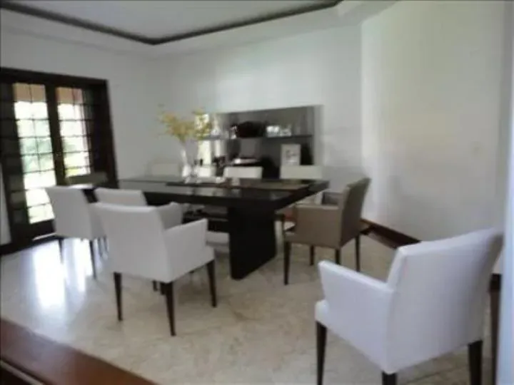 House with 5 bedrooms and a built-in balcony grill — photo 6