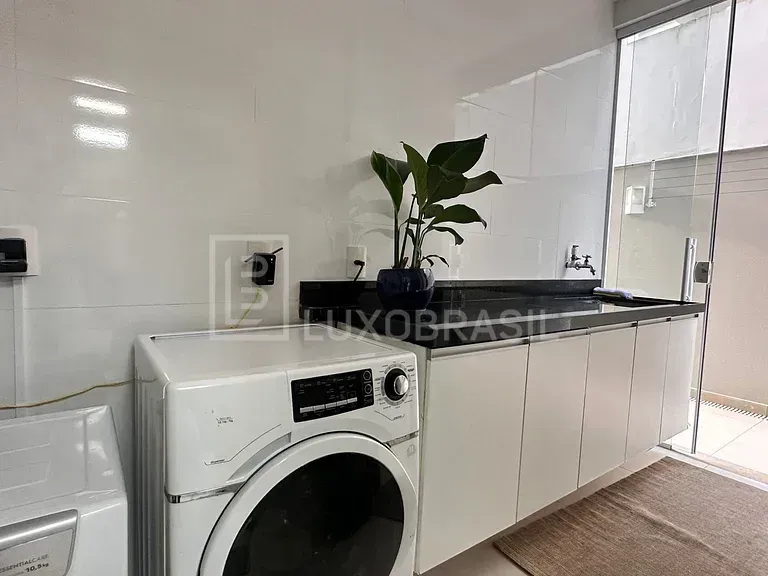 Casa moderna com 3 quartos e 5 vagas de garagem — photo 26