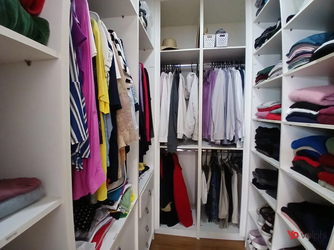 4-bedroom apartment with a walk-in closet in Curitiba — photo 34