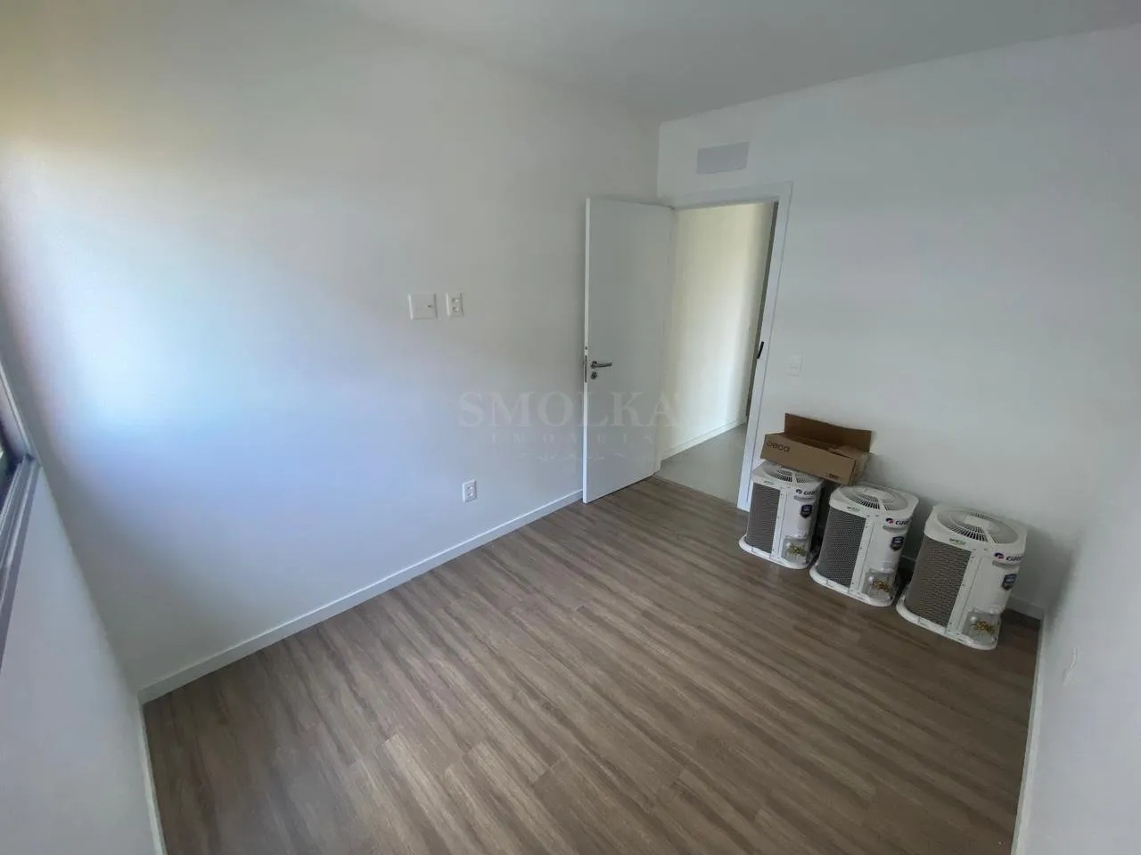 3-bedroom apartment with a grill on the balcony — photo 57