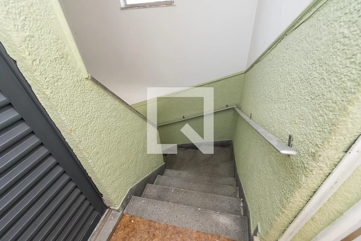 One-bedroom apartment with a washing machine — photo 18