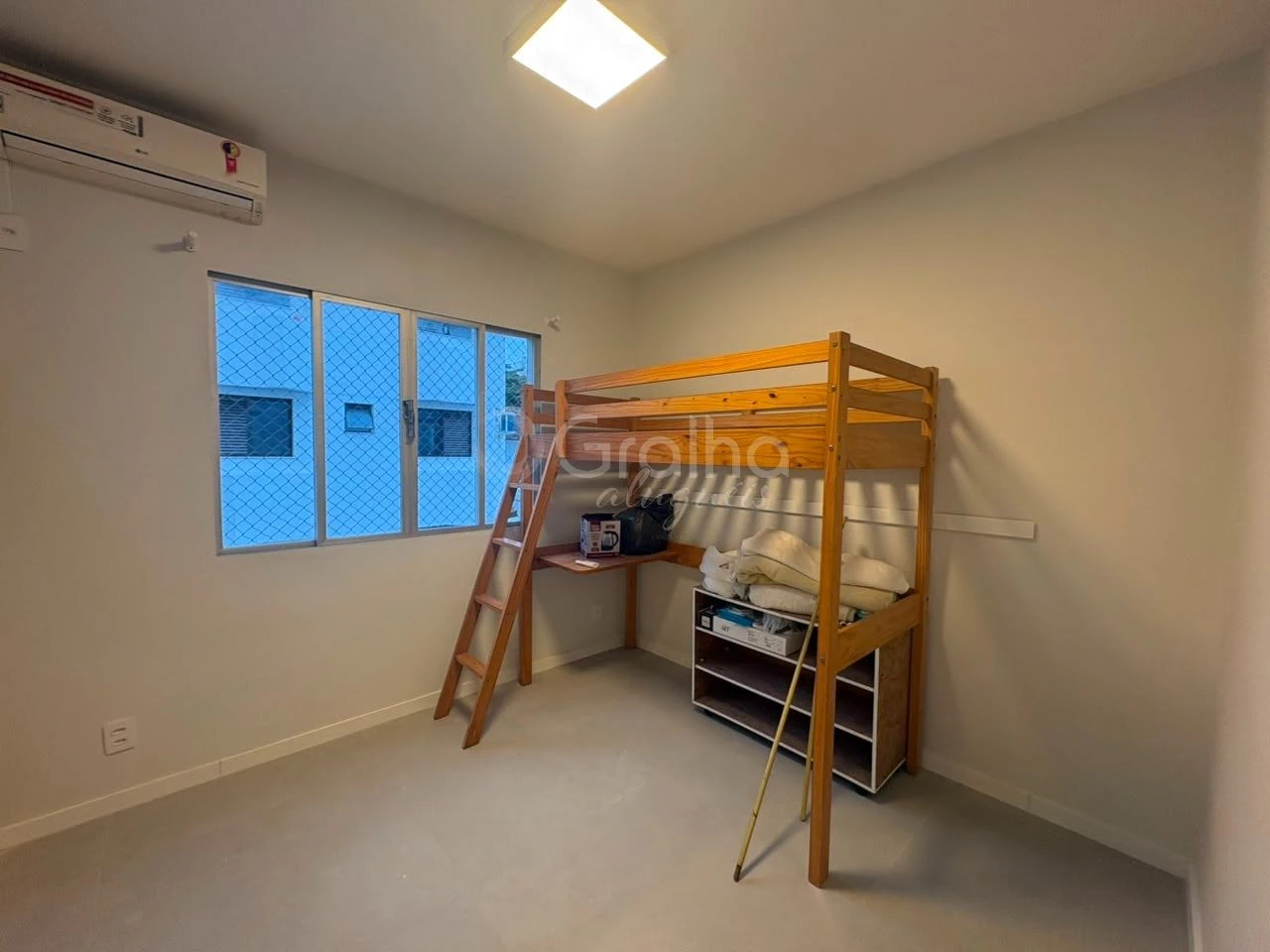 Furnished 3-bedroom apartment with open-plan kitchen — photo 3