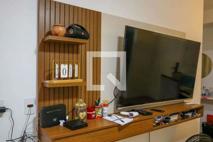 1-bedroom furnished apartment with built-in closets — photo 20