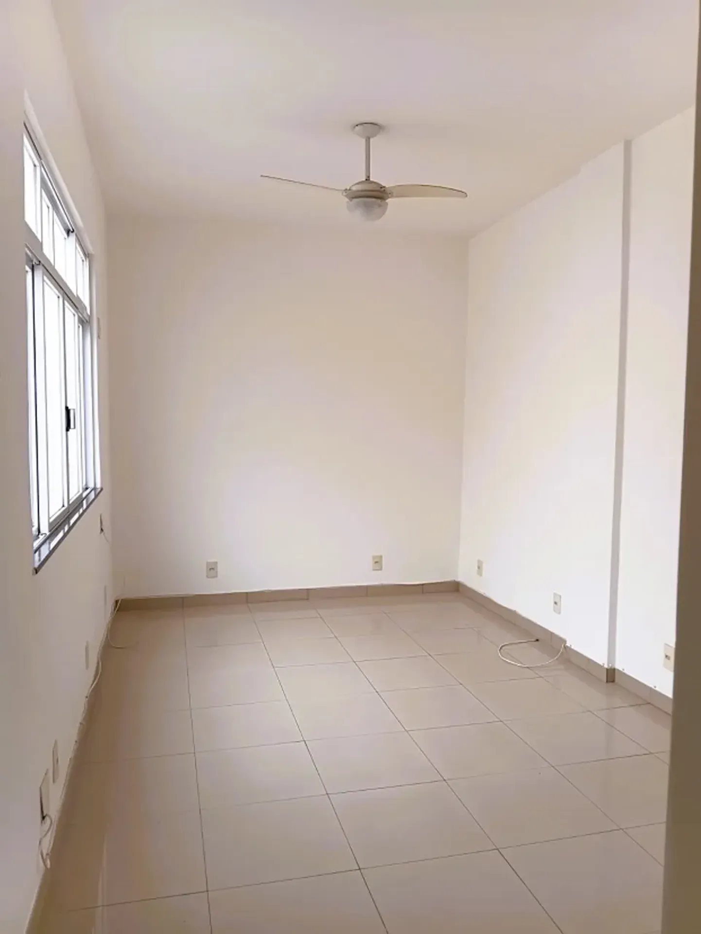 Unfurnished studio with a separate closed kitchen and 30 m² — photo 5