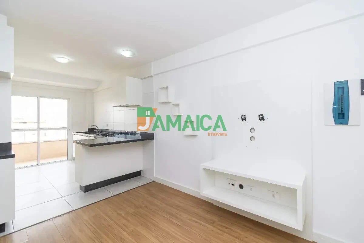 Balcony with a grill in a 2-bedroom apartment, 52 m² — photo 14
