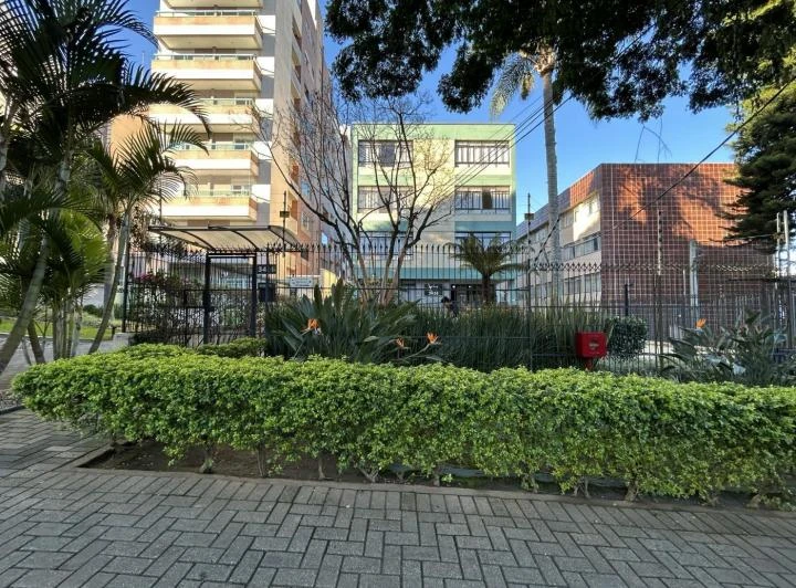 3-bedroom apartment with a enclosed balcony — photo 7