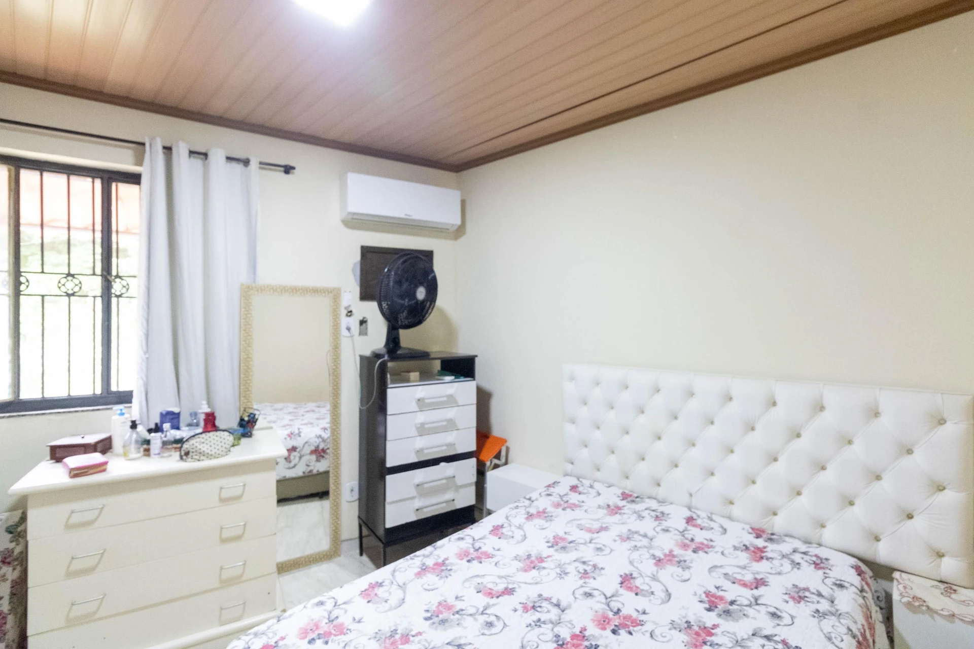 Furnished house with 1 bedroom and 1 bath plus parking — photo 3