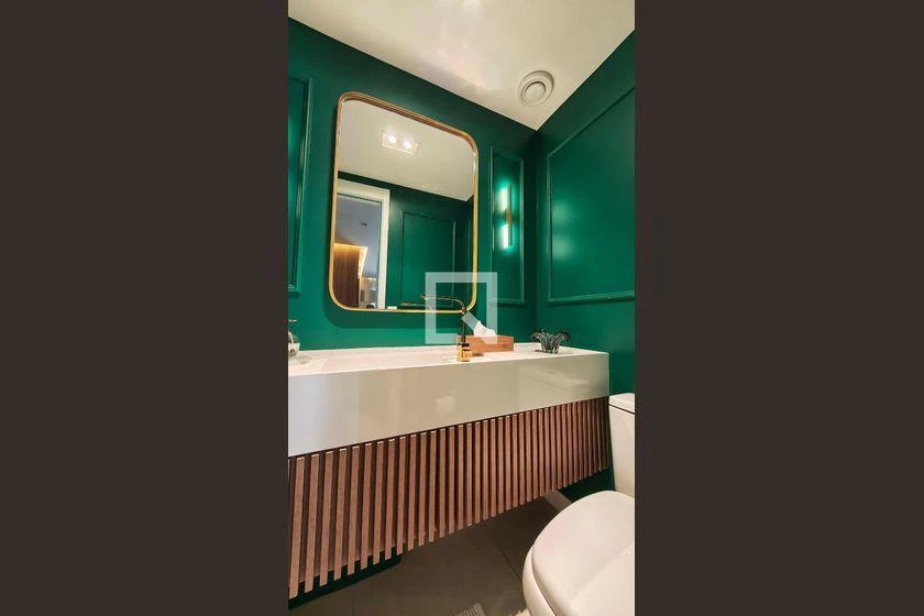 4-bedroom apartment with a glass-enclosed balcony — photo 43
