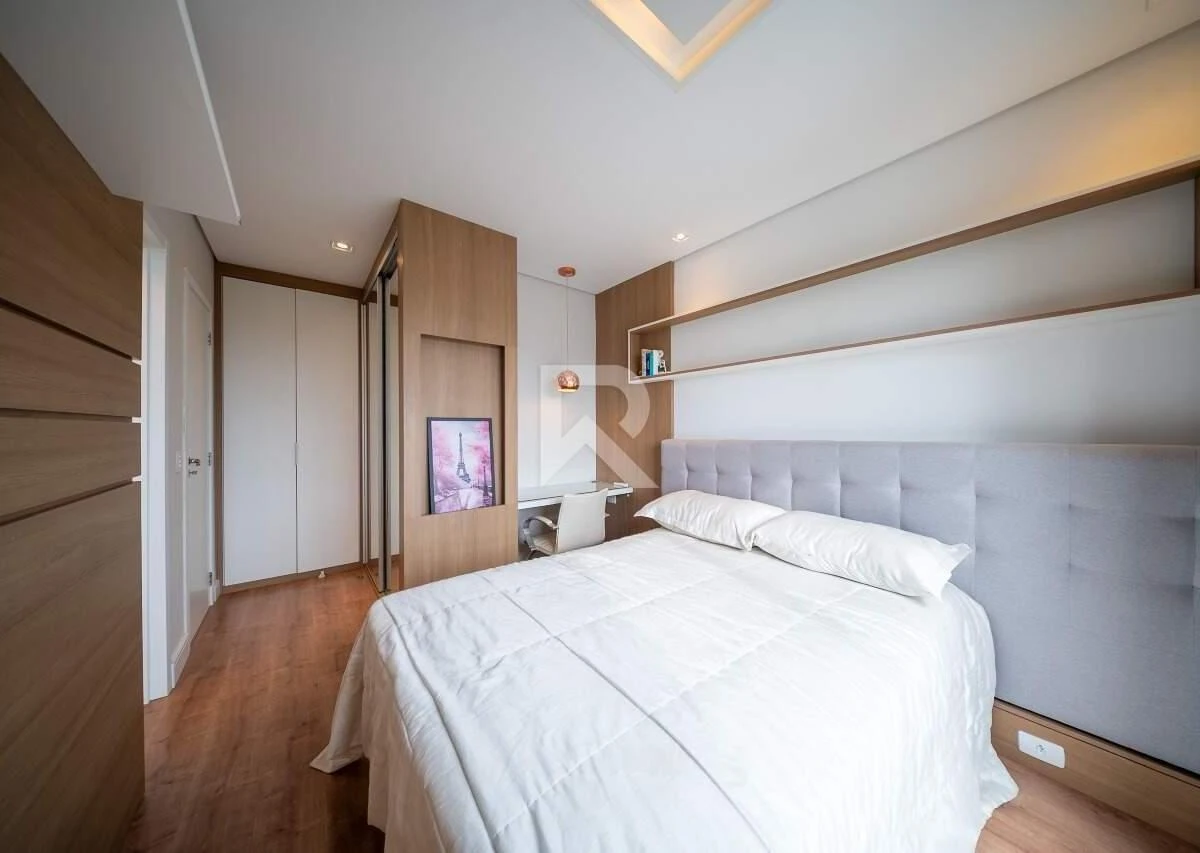 Furnished apartment, 150 m², with a glass-enclosed balcony — photo 16