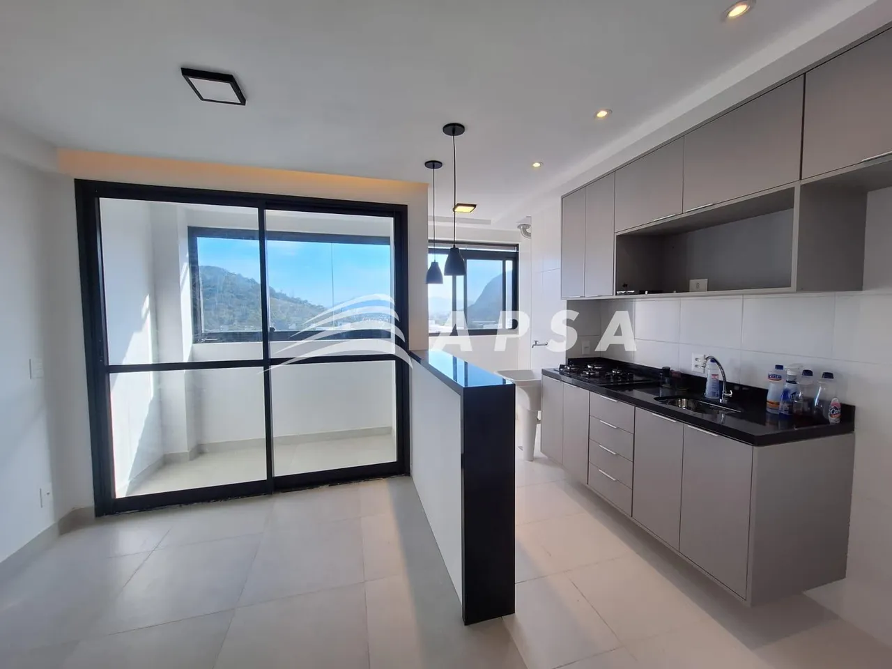 3-bedroom unfurnished apartment with open-plan kitchen — photo 5