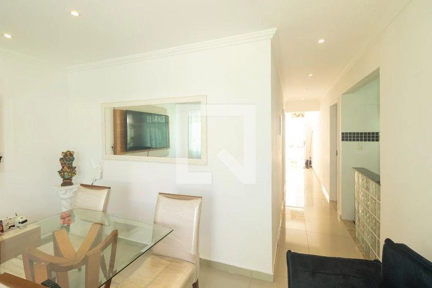 200 m² rental house with 3 bedrooms and a balcony — photo 26