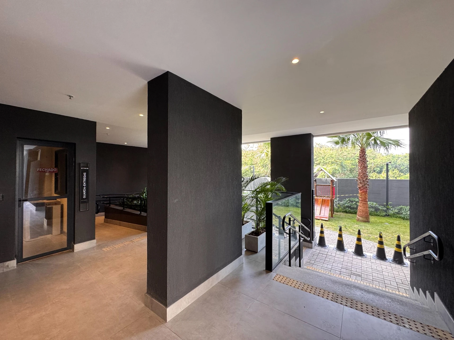 3-bedroom apartment with open-plan kitchen — photo 39