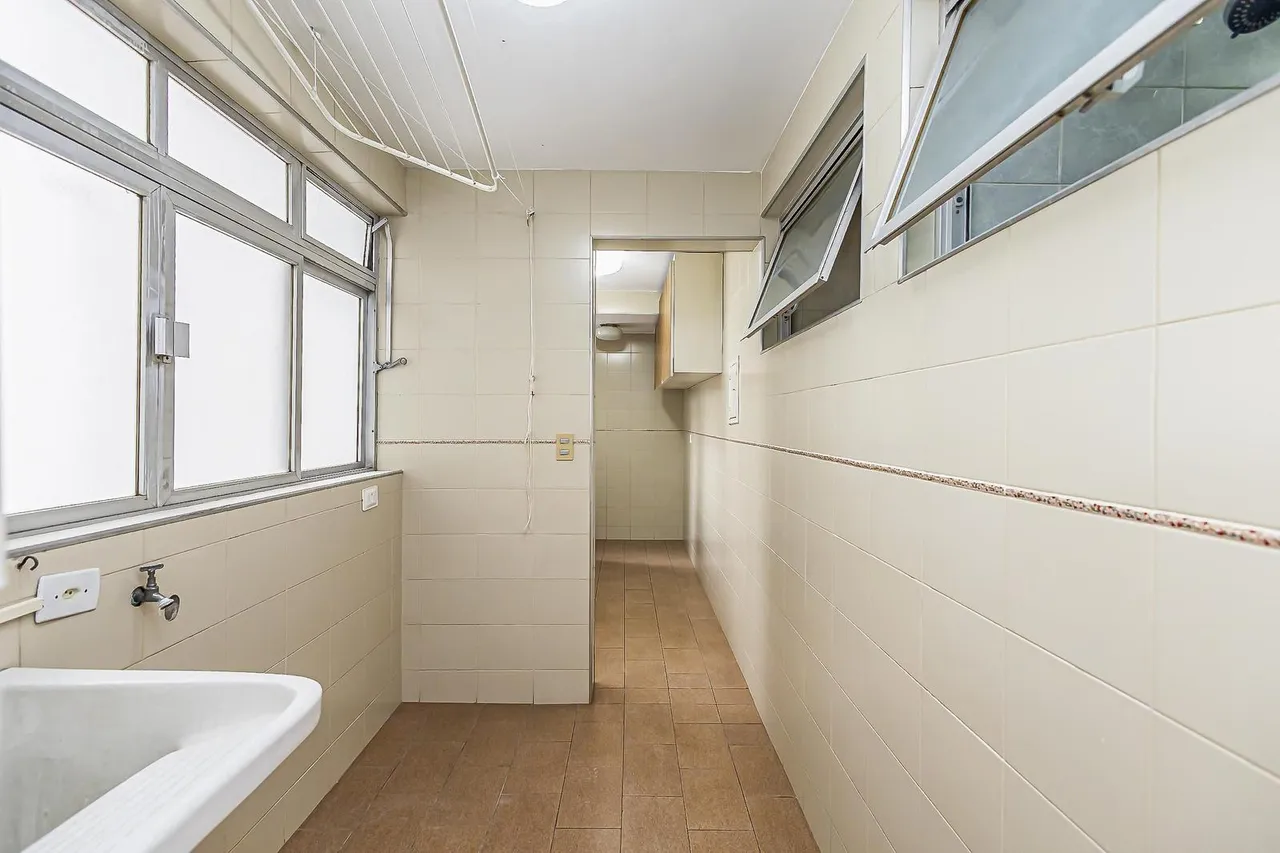 Apartamento com cozinha fechada, 3 quartos e 2 banheiros — photo 9