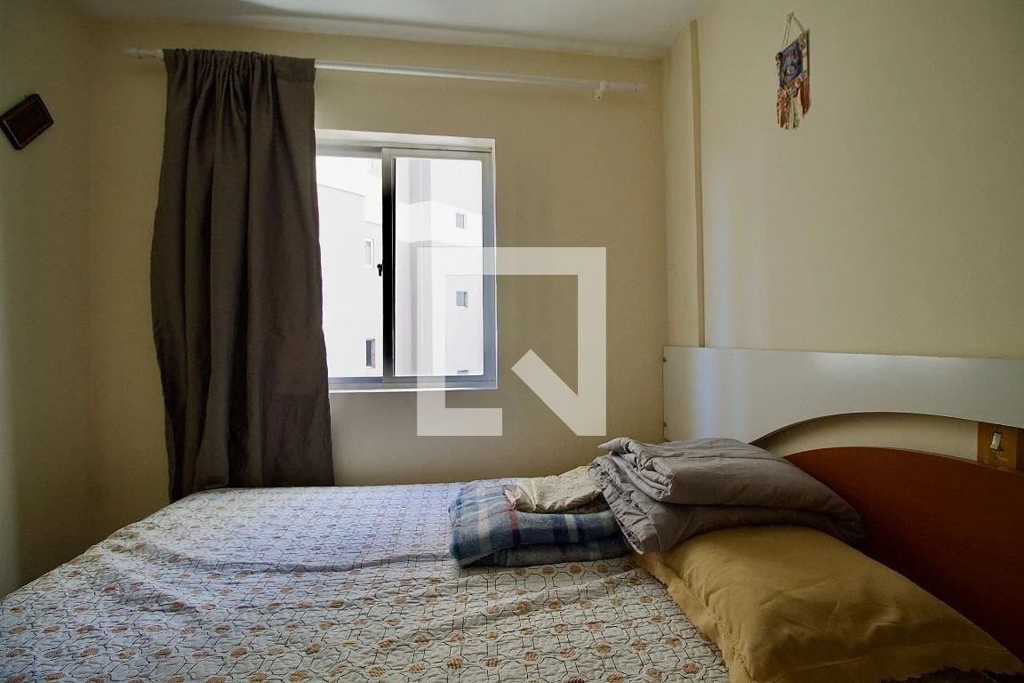 One-bedroom apartment with a washing machine in Curitiba — photo 11