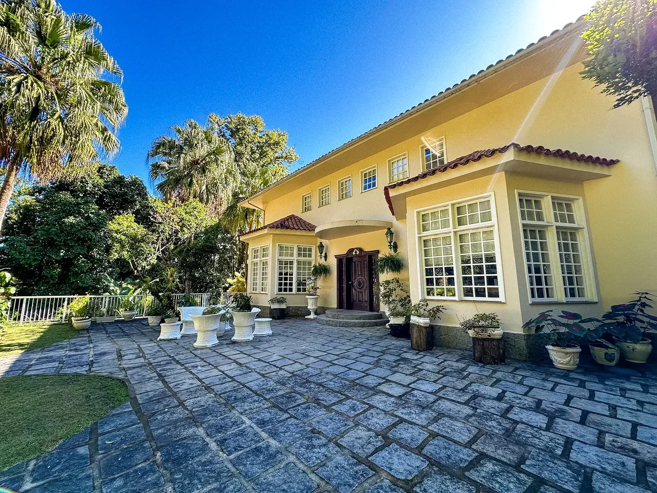 Furnished house with 4 bedrooms and 2993 m², 3 en-suites — photo 40