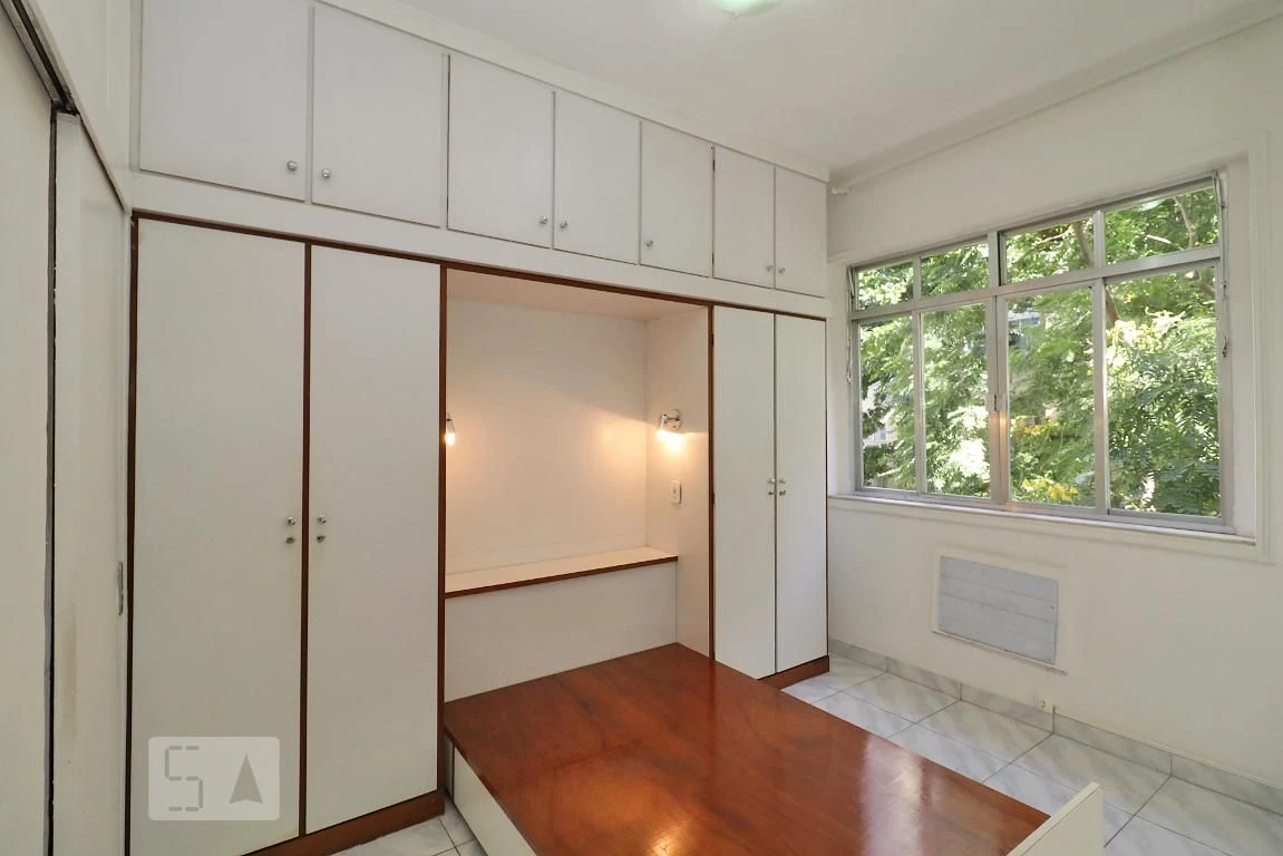 Apartamento de 1 quarto com piso de cerâmica e armários embutidos — photo 8
