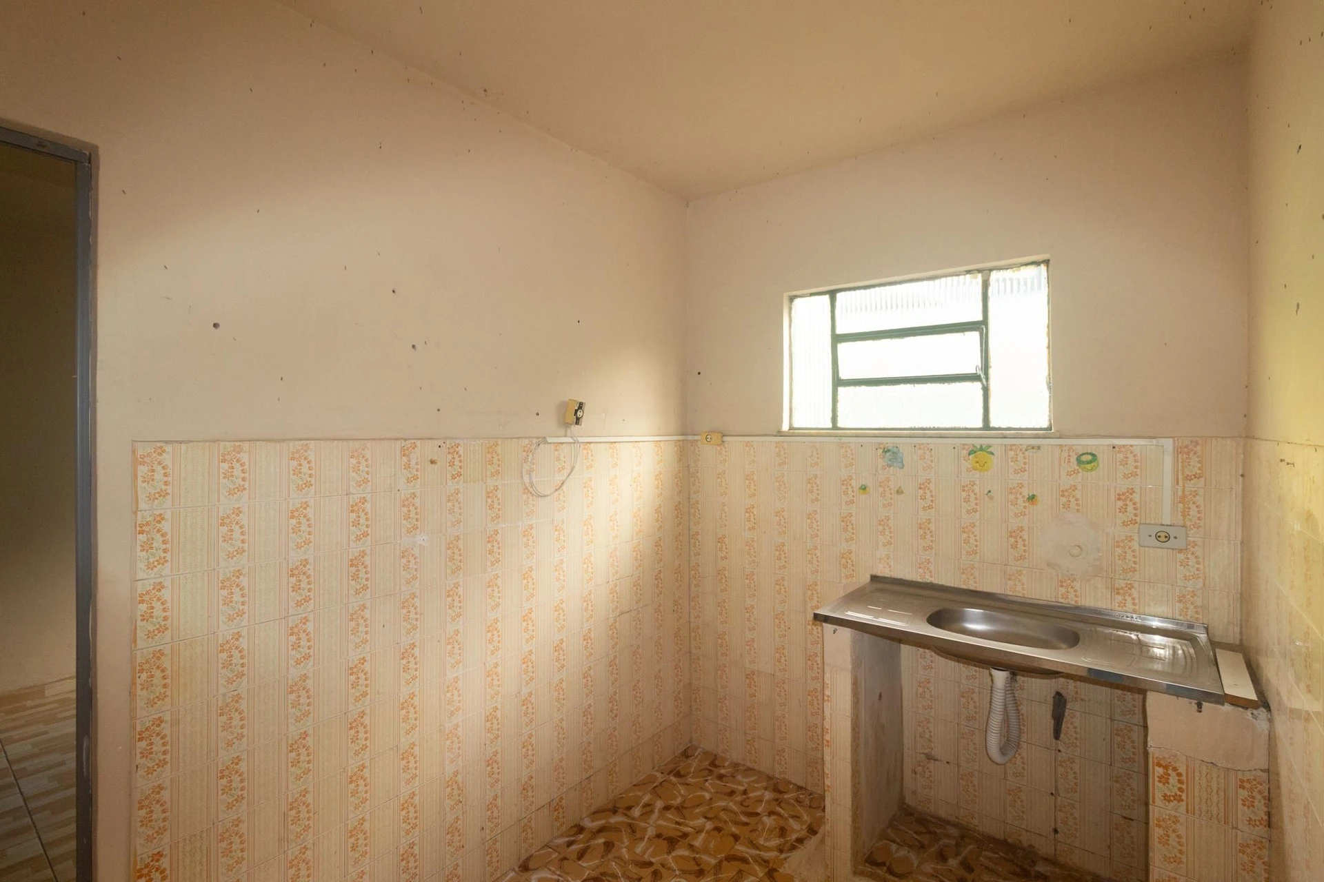 Unfurnished house with 2 bedrooms and 1 parking space — photo 14