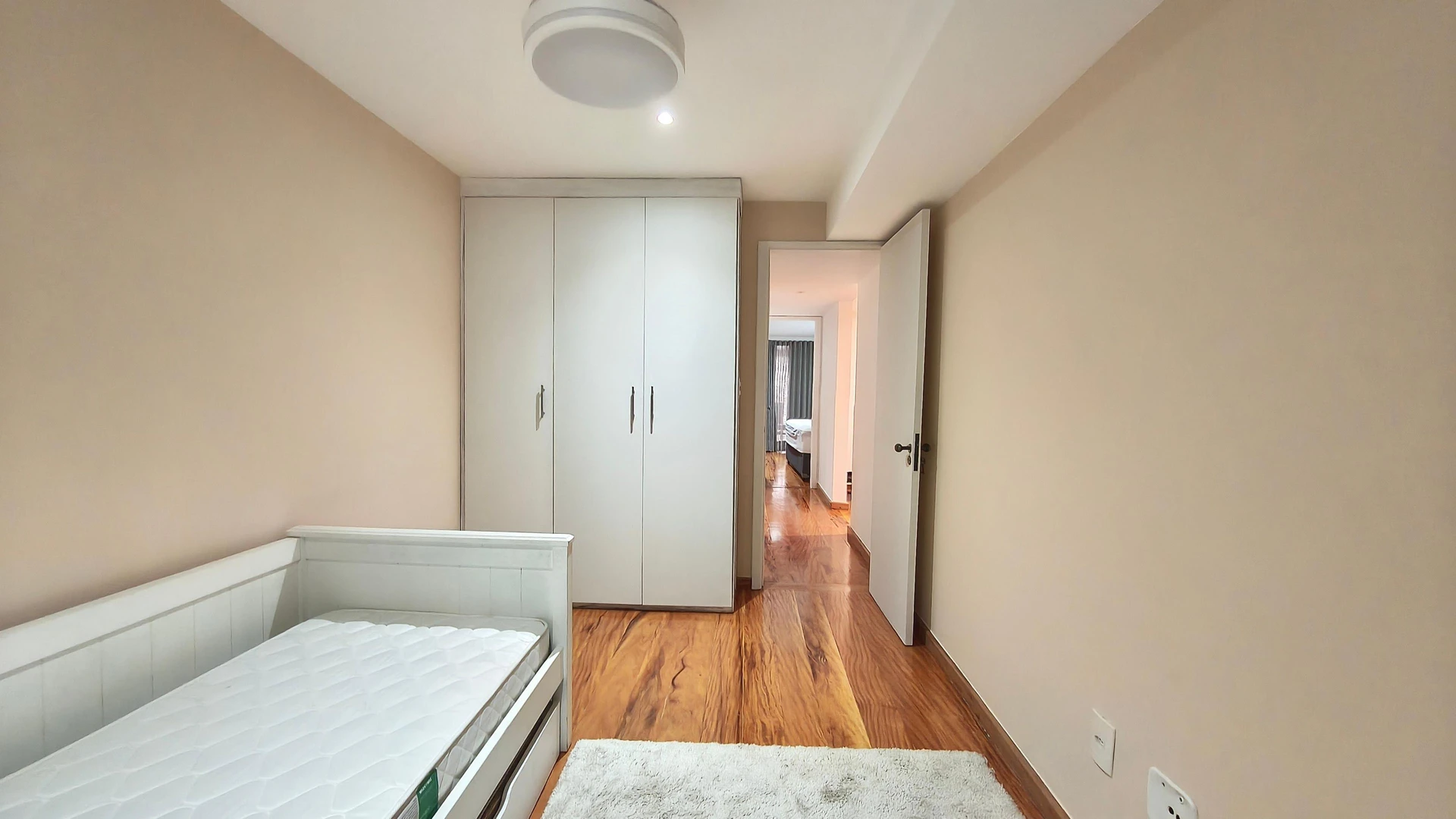 Washing machine in a 4-bedroom apartment, 205 m² — photo 15