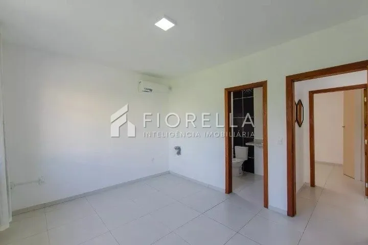 Floor-to-ceiling windows in a 3-bedroom house, 106 m² — photo 22