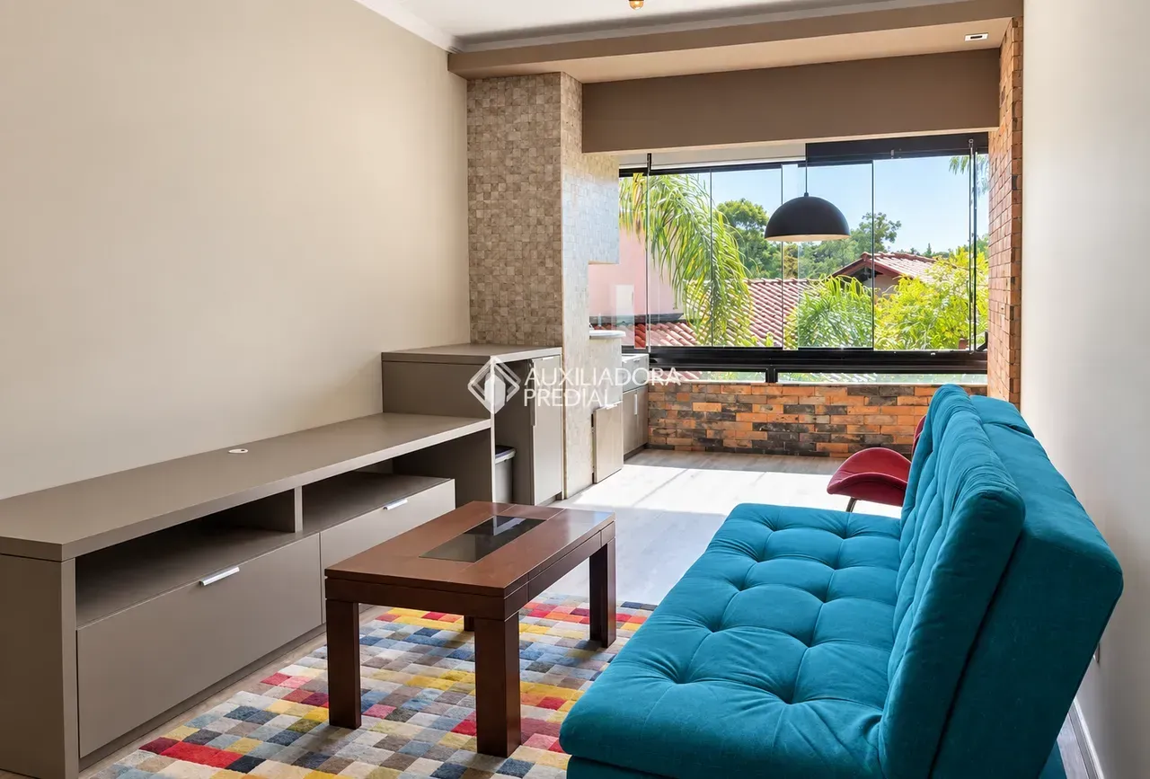 Glass-enclosed balcony in a 2-bedroom apartment, 72 m²