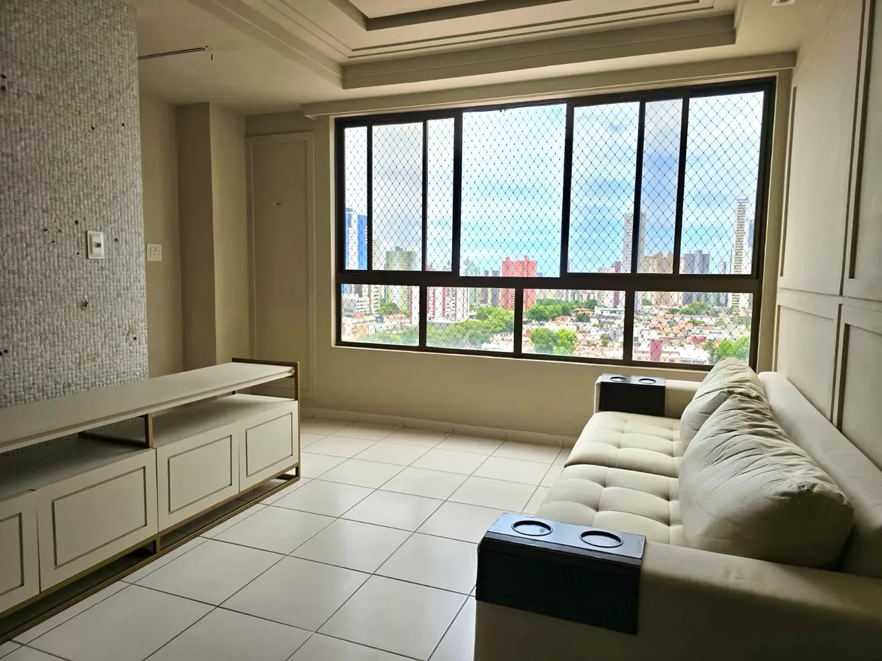 Apartment on the 11th floor with a home office — photo 4