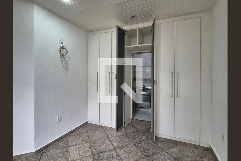 2-bedroom apartment with a walk-in closet — photo 7