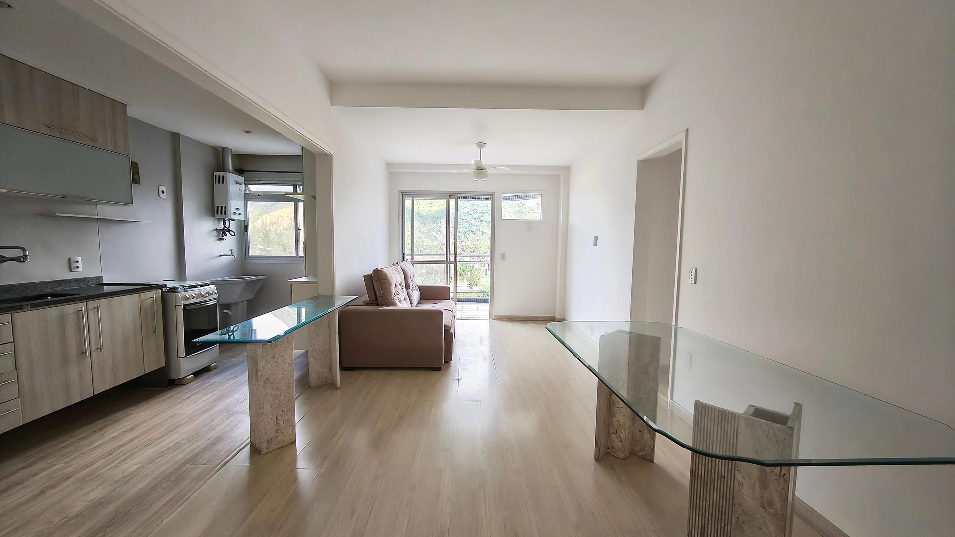 Furnished 2-bedroom apartment with balcony