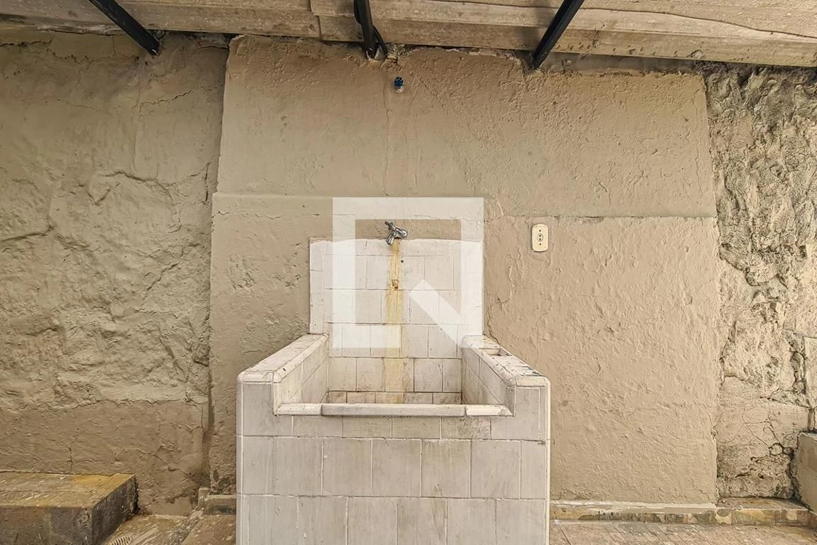 House with 3 bedrooms, 1 bathroom and 1 parking spot — photo 38
