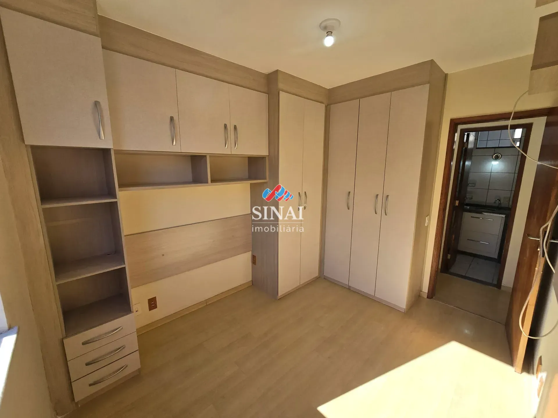 Apartamento de 2 quartos com cozinha separada e vaga — photo 9