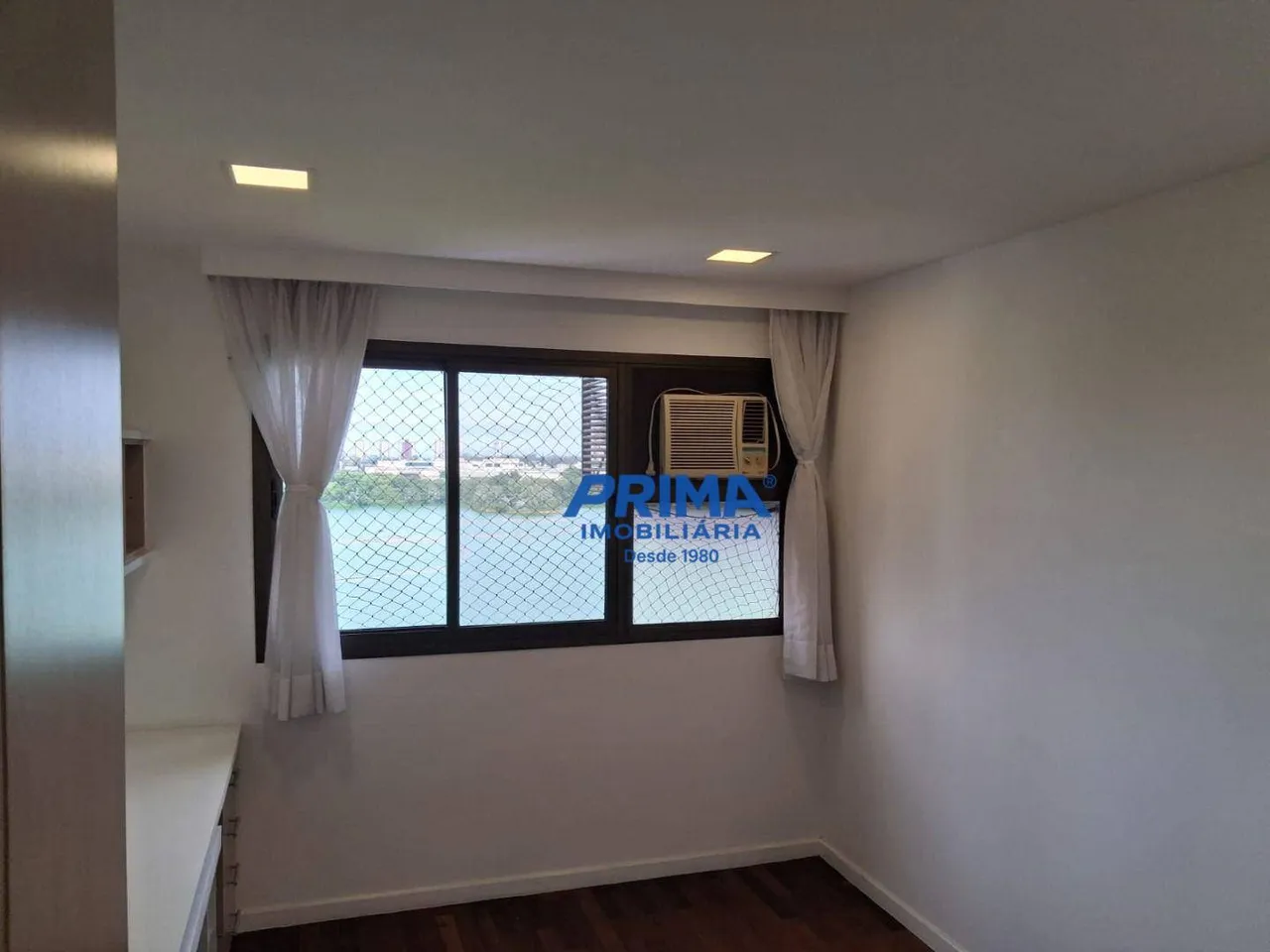 4-bedroom apartment with 4 bathrooms and 180 m² — photo 9