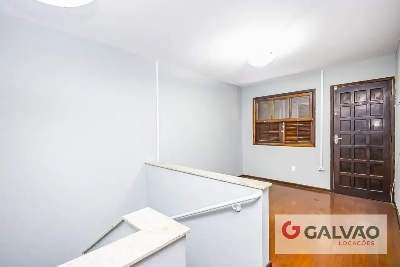 Two-story house with fitted kitchen and 2 parking spots — photo 5