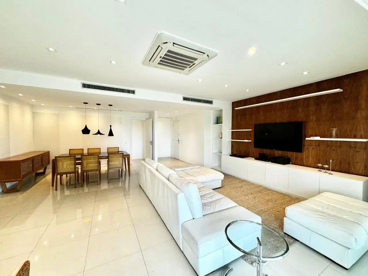 Apartamento mobiliado com 4 quartos e 5 banheiros — photo 9