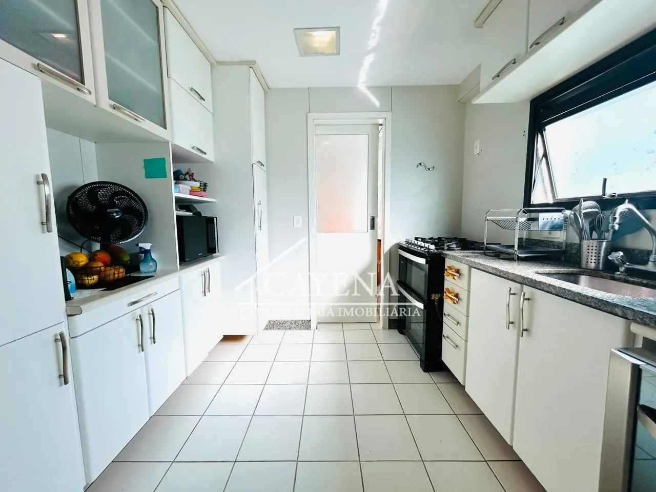 4-bedroom apartment with a dishwasher — photo 25