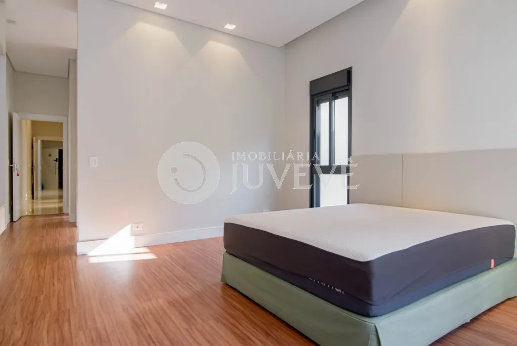 Furnished apartment, 104 m², with a glass-enclosed balcony — photo 39