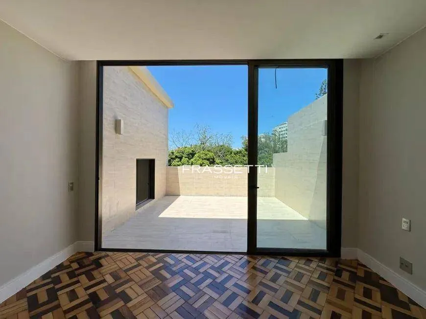 4 quartos e janelas do piso ao teto: apartamento de 460 m² — photo 14
