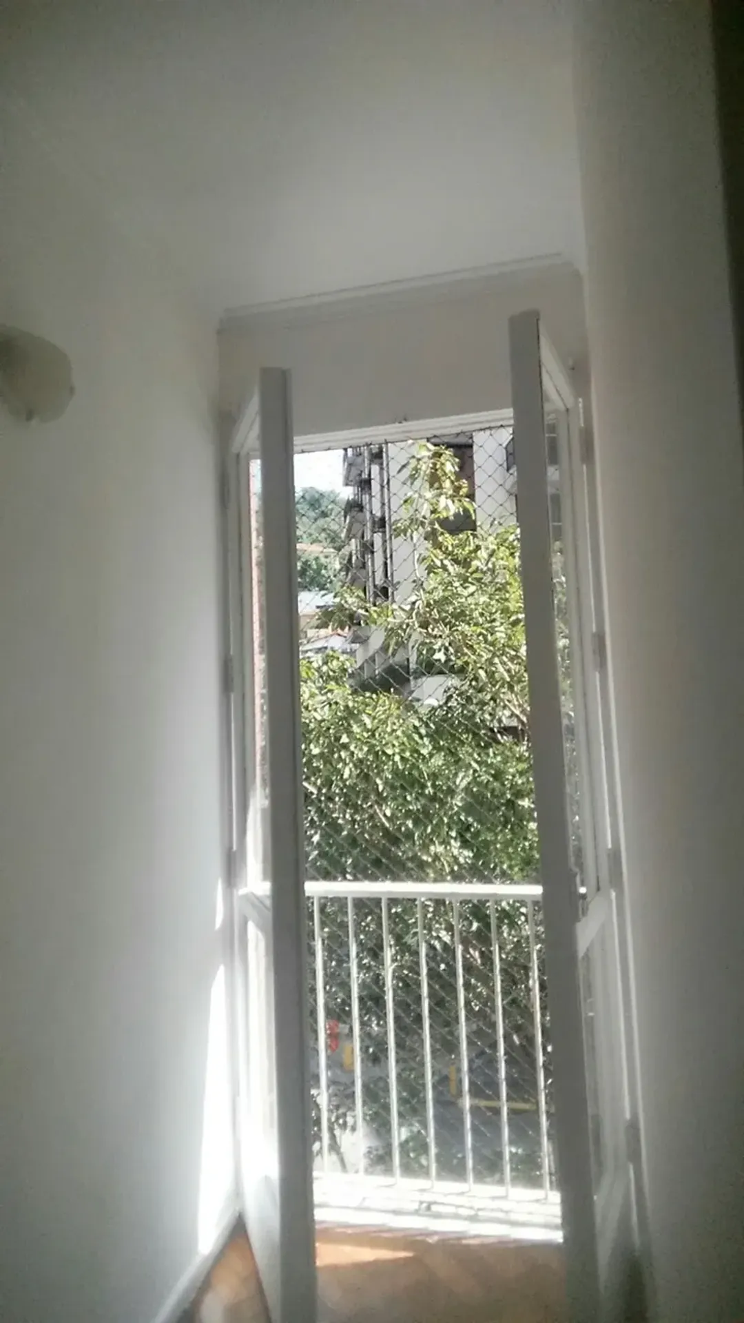 Дерев'яна підлога або ламінат та 1 спальня: квартира 38 м² — photo 11