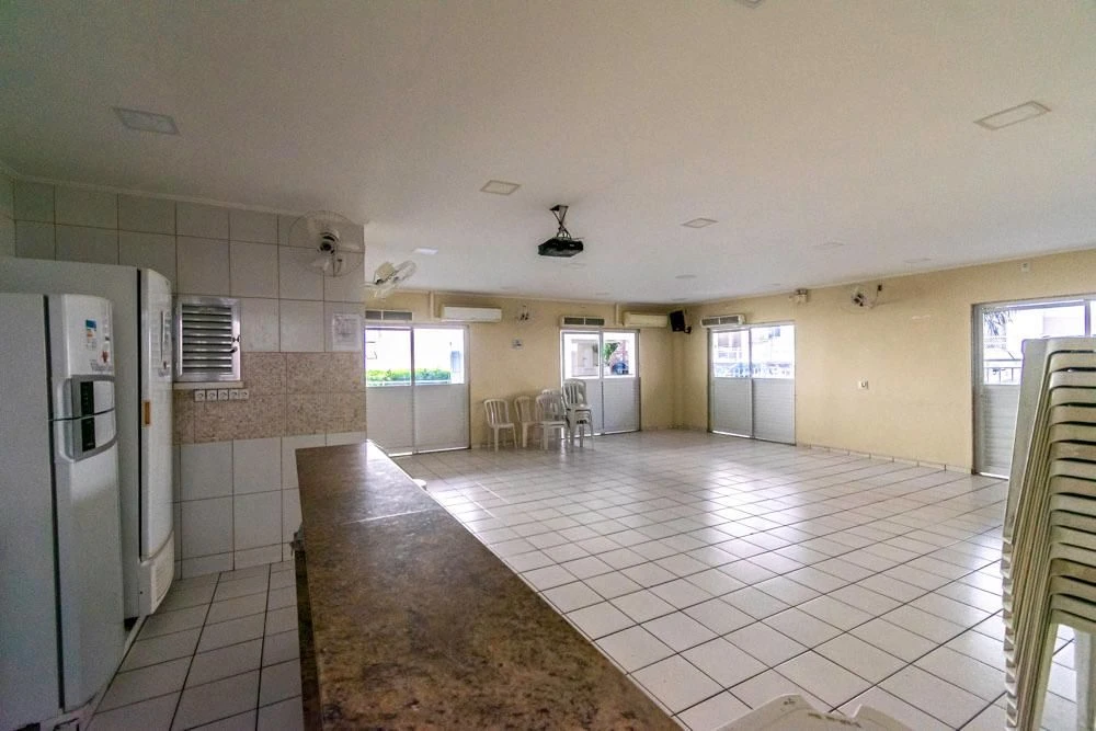 Apartamento de 2 quartos em condomínio com piscina — photo 37