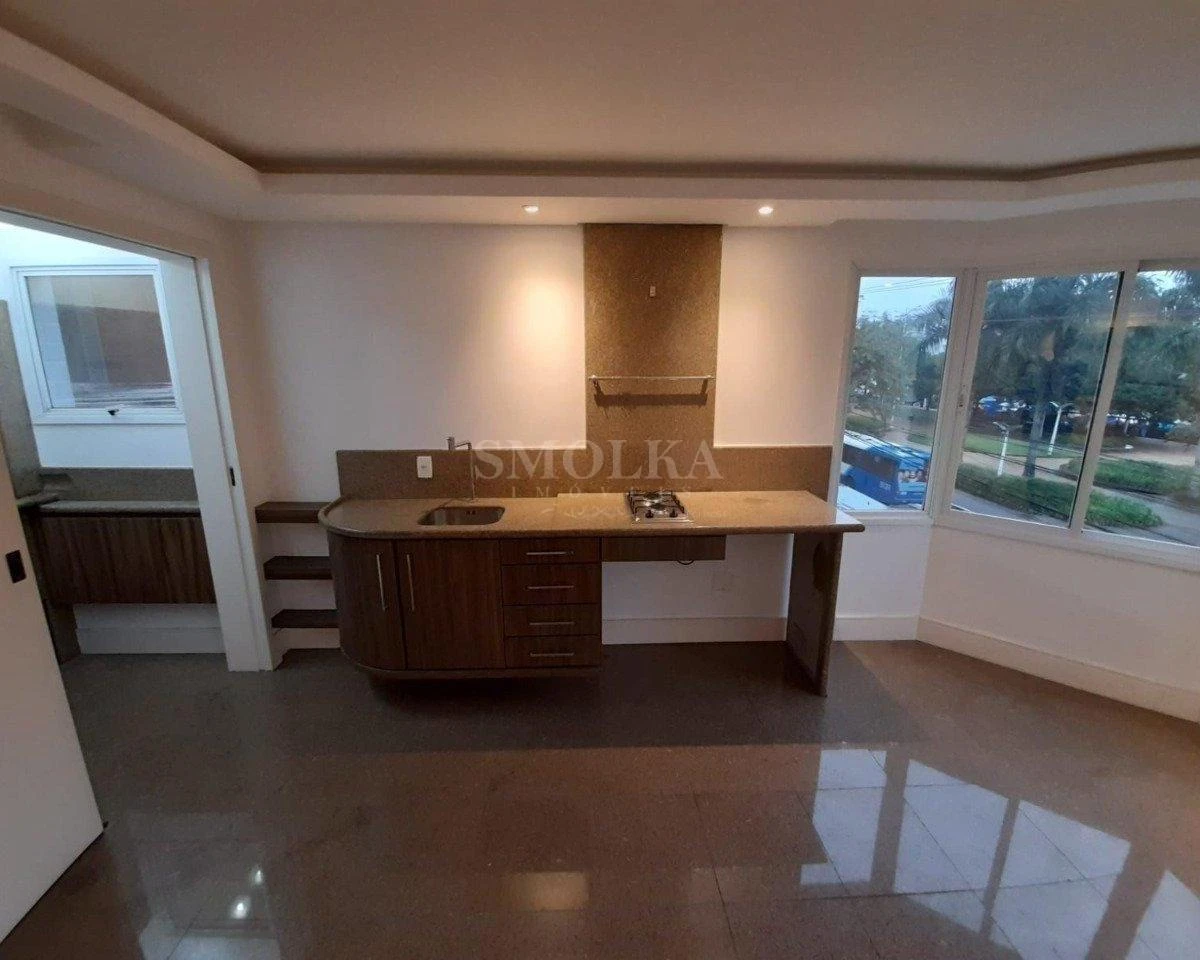 Ванна та 4 спальні: квартира 255 м² — photo 16
