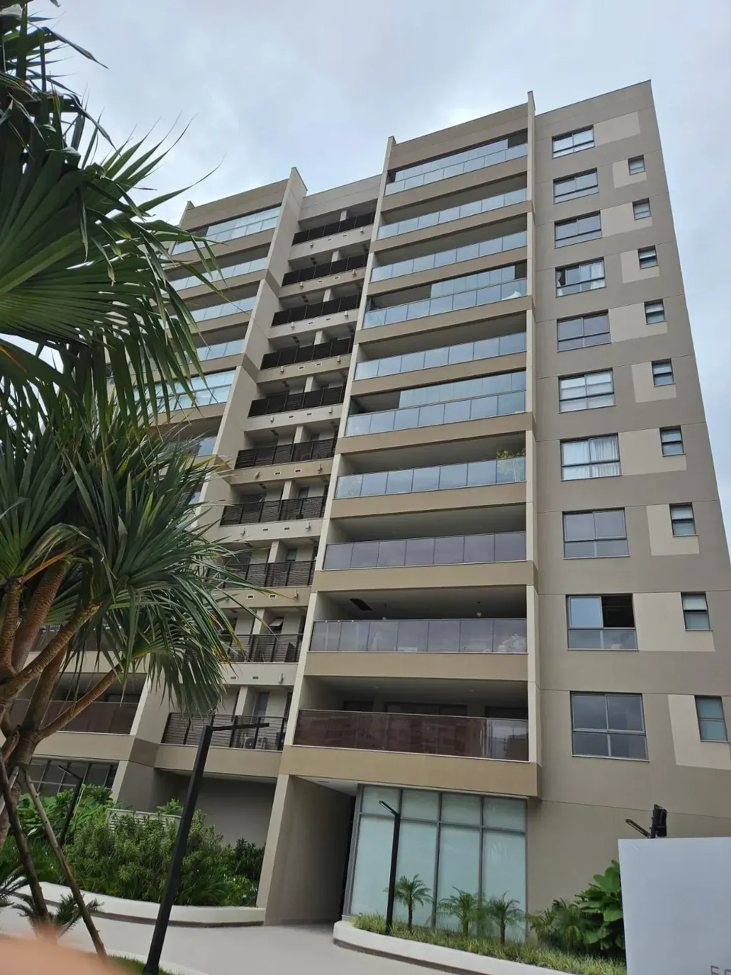 Apartamento mobiliado com 4 quartos e 5 banheiros — photo 67
