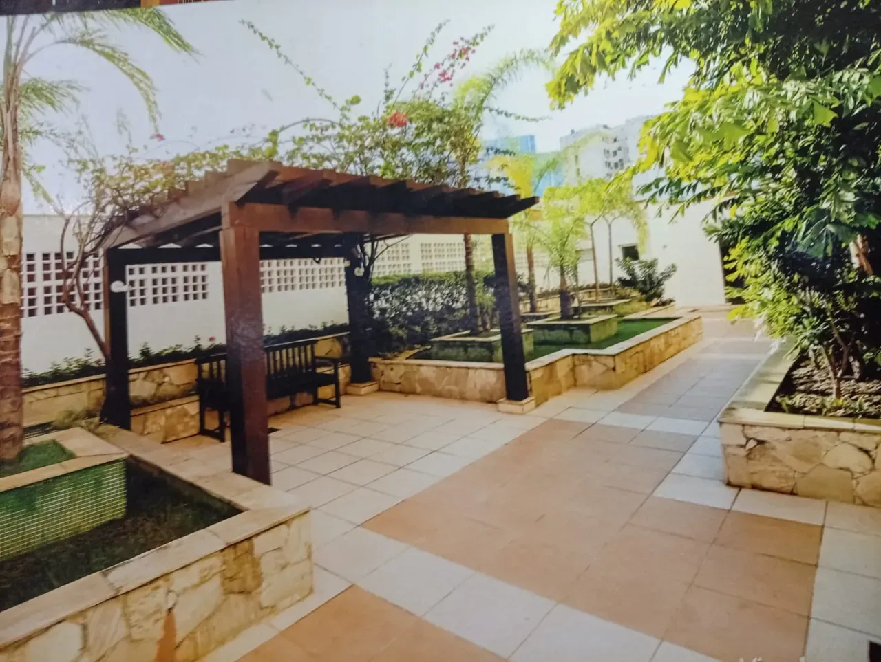 1-bedroom apartment with a built-in balcony grill — photo 7