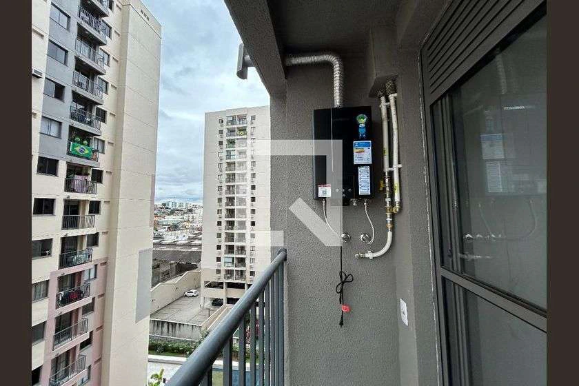 Apartamento de 43 m² com 2 quartos e varanda