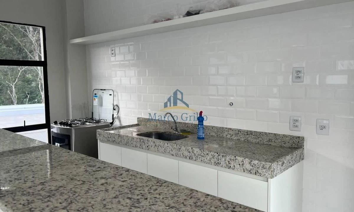 Apartment with balcony and mountain views — photo 21