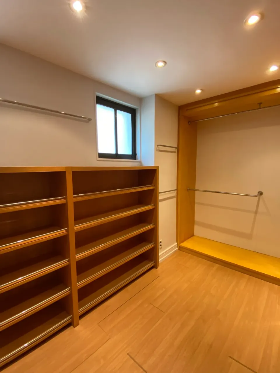 Apartamento con 3 habitaciones y balcón cerrado de vidrio — photo 20