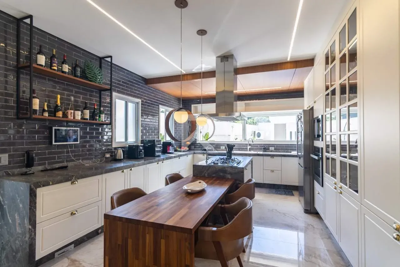 House with 4 en-suite bedrooms and private BBQ — photo 7