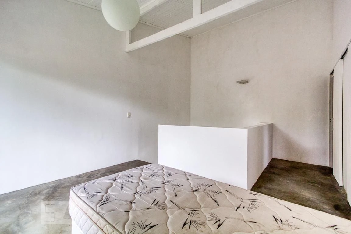 House with 3 bedrooms and 4 bathrooms with a closed kitchen — photo 41