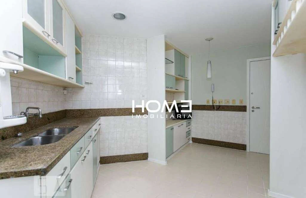 200 m² apartment with 4 bedrooms, 3 en-suite and 2 parking — photo 21