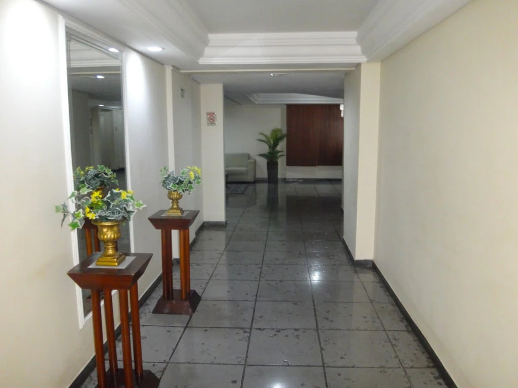 2-bedroom apartment with wood or laminate floors — photo 21