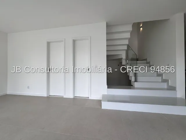 House, 210 m², with a grill on the balcony — photo 8
