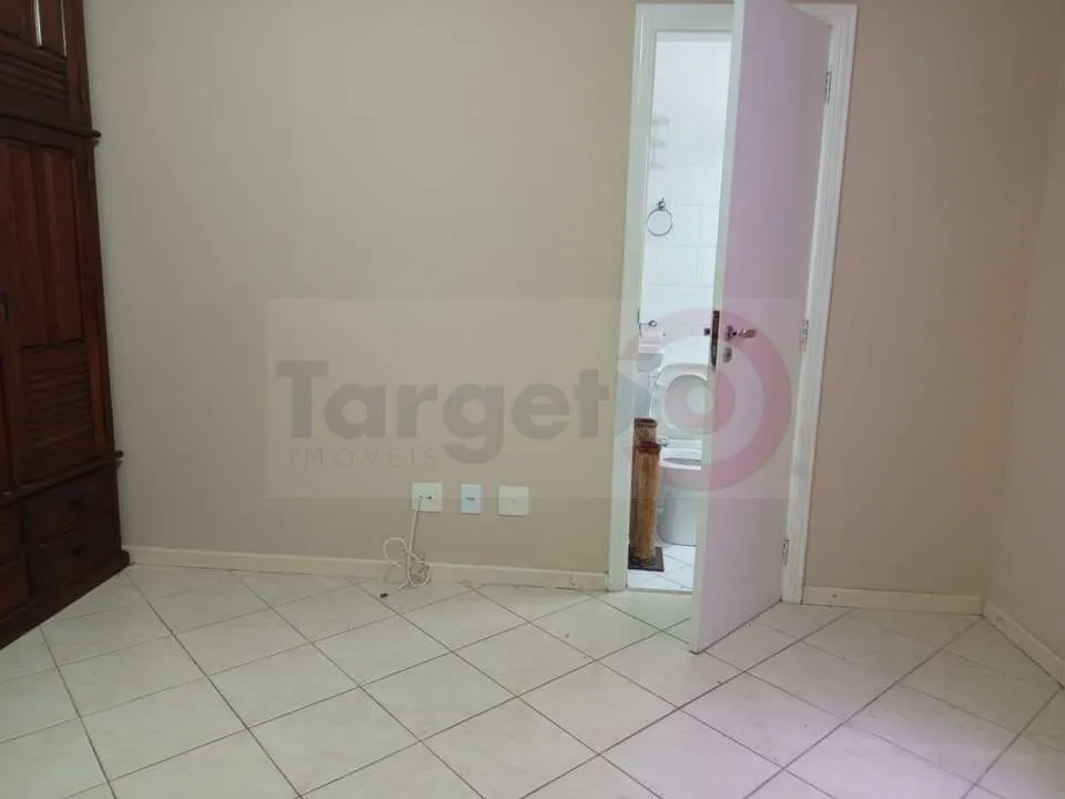 Home office in a 4-bedroom apartment, 230 m² — photo 14